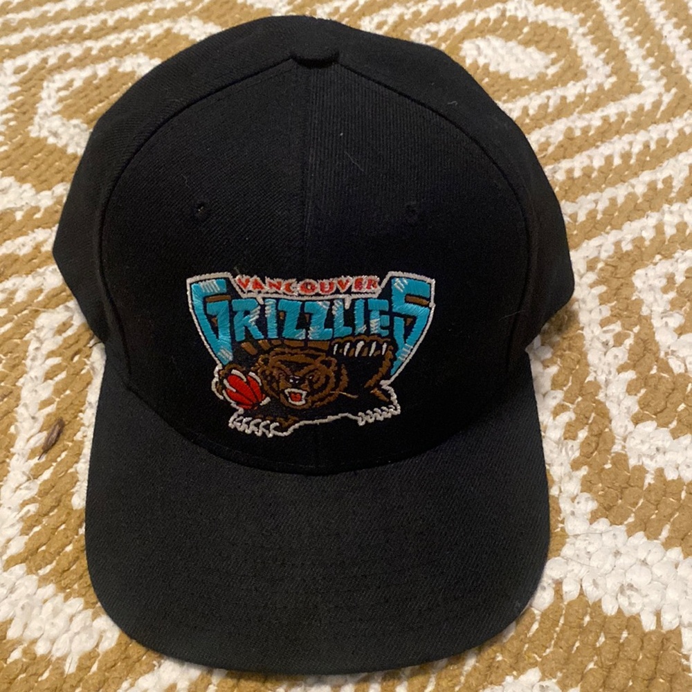 Vancouver Grizzlies throwback Mitchell & Ness SnapBack